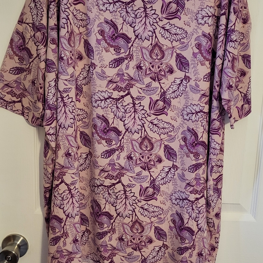 Women's Lularoe Shirt Size XL